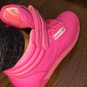 hot pink high top reeboks